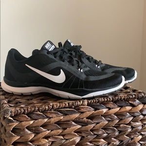 Nike tennis shoes